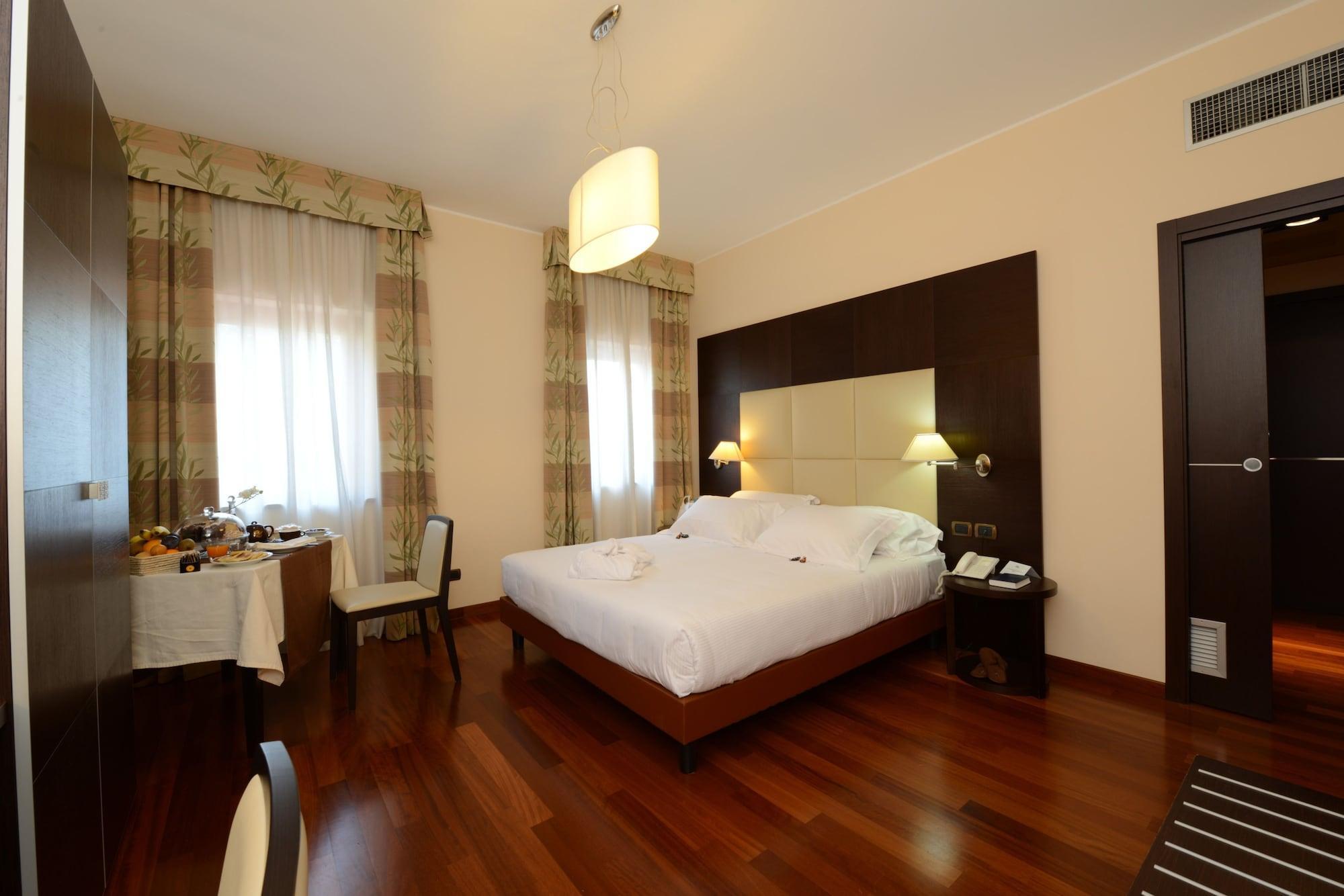 Hotel Guglielmo Катандзаро Екстериор снимка