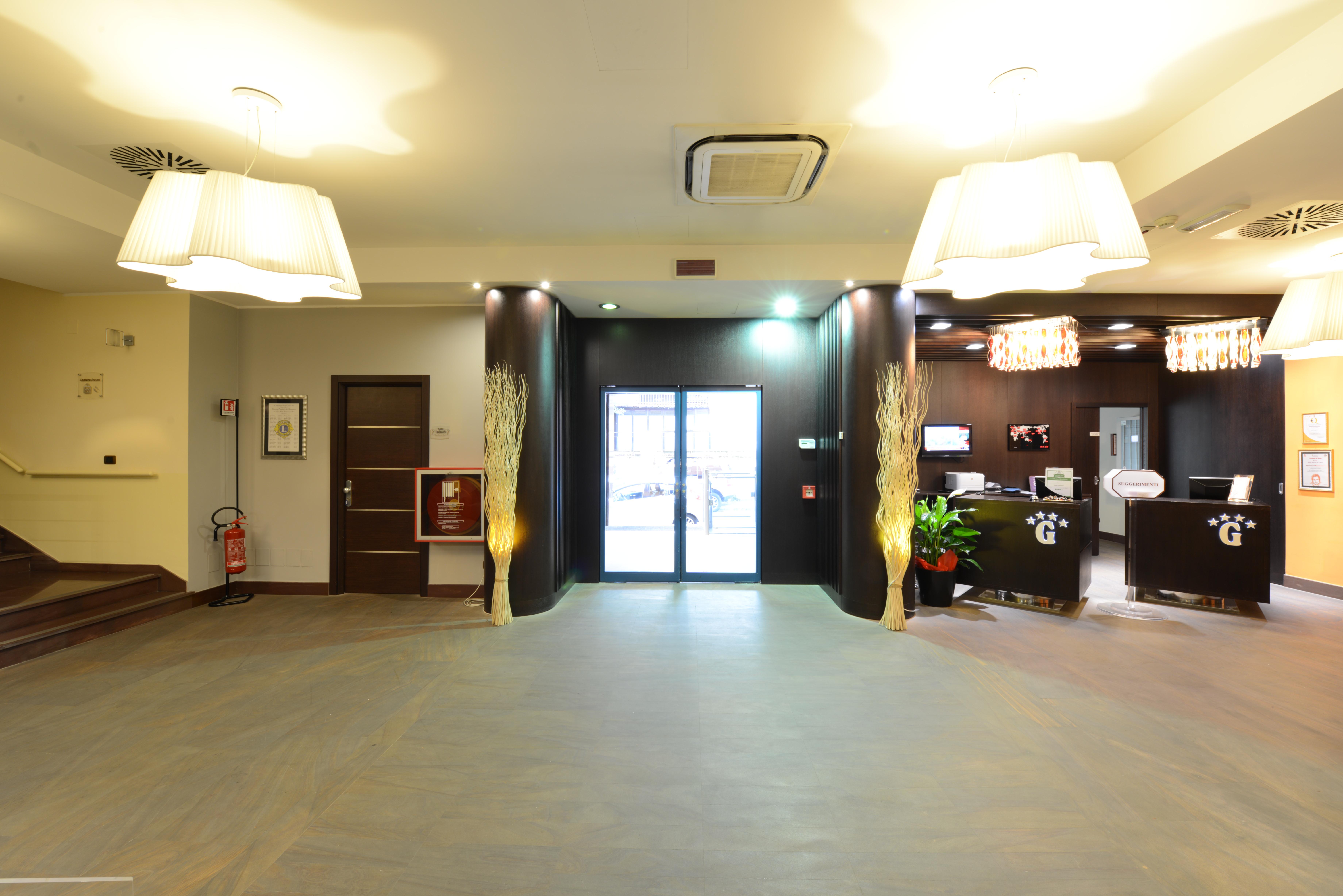 Hotel Guglielmo Катандзаро Екстериор снимка
