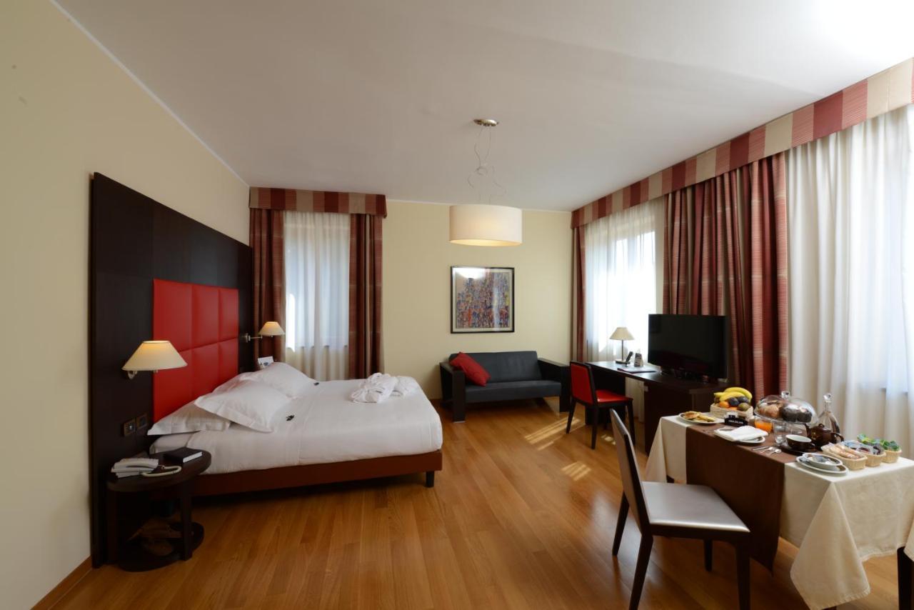 Hotel Guglielmo Катандзаро Екстериор снимка
